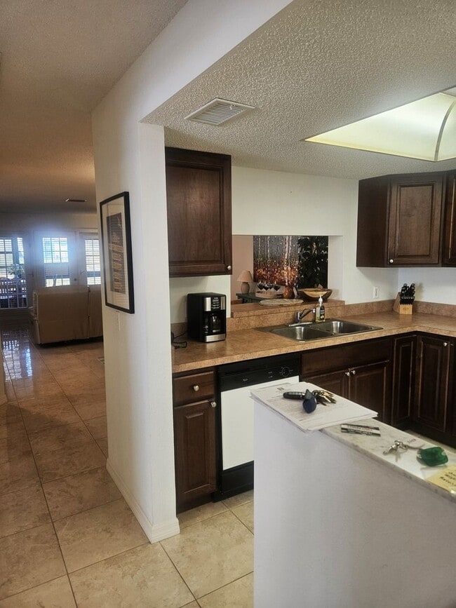 Photo - Englewood bottom floor large condo