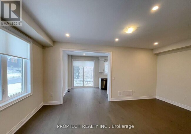 Photo - 2 Schmeltzer Cres