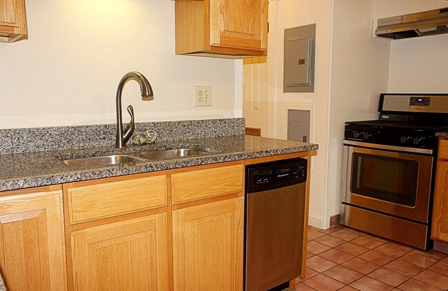 kitchen towards hall - 5840 Alderson St Unit 3