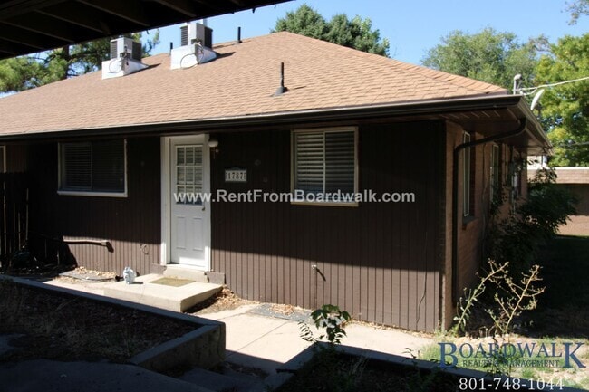 Building Photo - 1785 Lincoln Ln Unit 1787 Lincoln Lane Rental