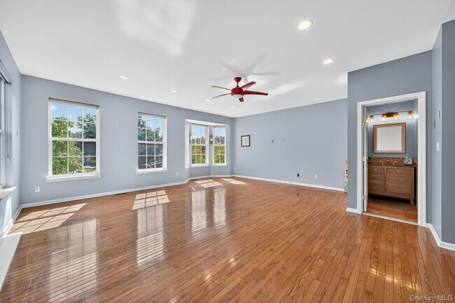 Photo - 113 Barr Ln