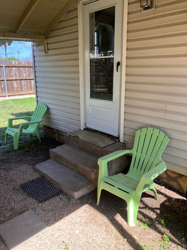 Building Photo - 602 3rd St Unit Apt 1