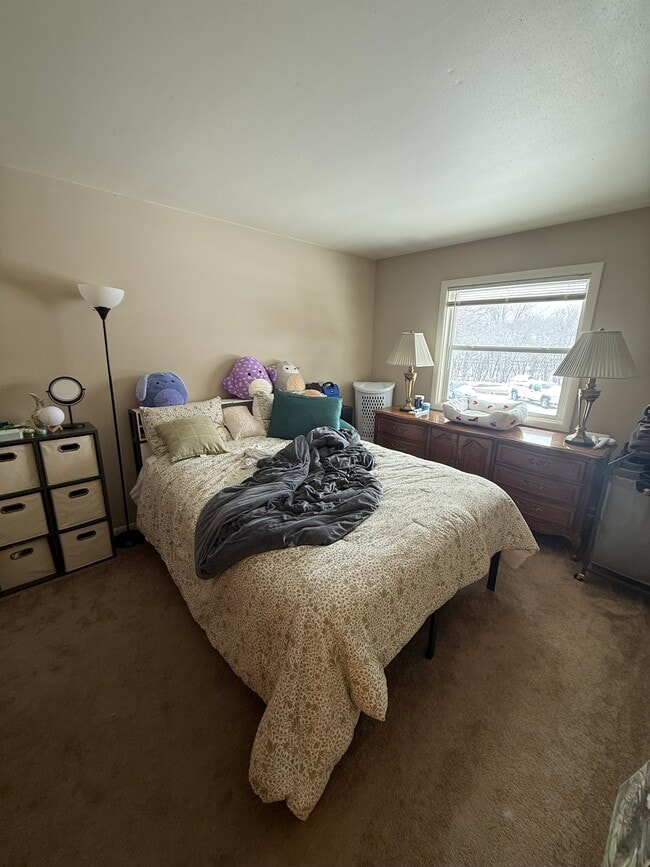 Bedroom - River Park Apartments