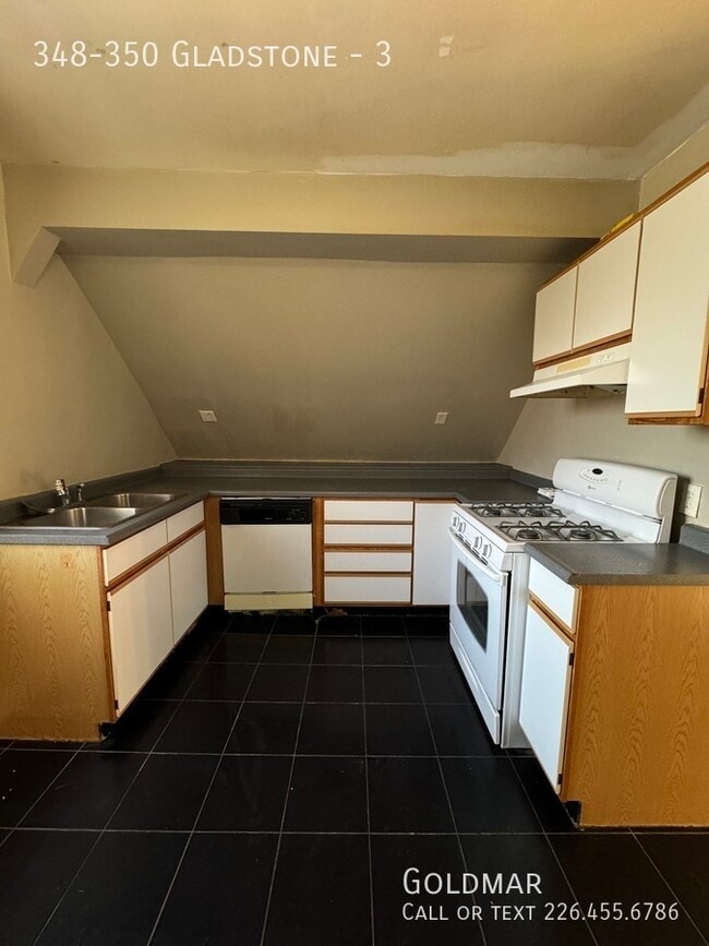 Photo - Beautiful Open concept Unit right off of Riverside Drive! Unit 3