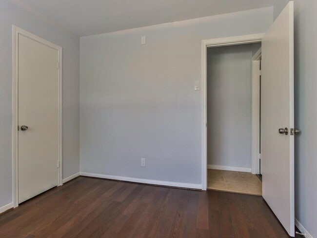 Building Photo - 12514 Kingsride Ln Rental