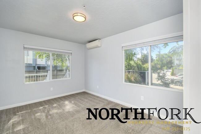 Photo - 1110 Manor Dr Unit 102/B