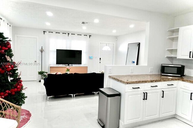 Photo - 1213 NW 6th Ave