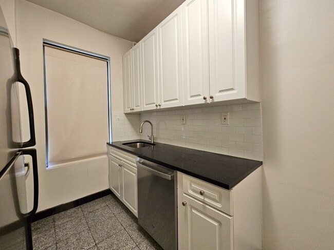 Photo - 664 W 163rd St Unit 44