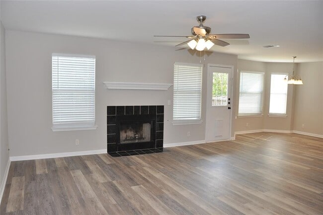 Photo - 272 Spillway Dr