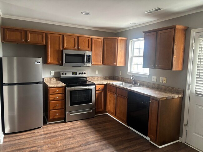 180 Coachman Ct