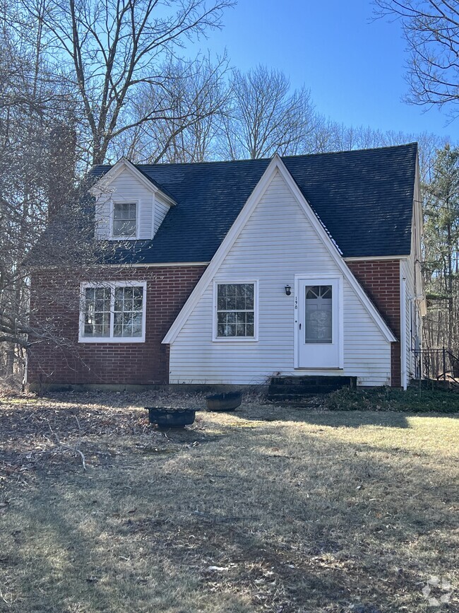 Building Photo - 198 Hanks Hill Rd Rental