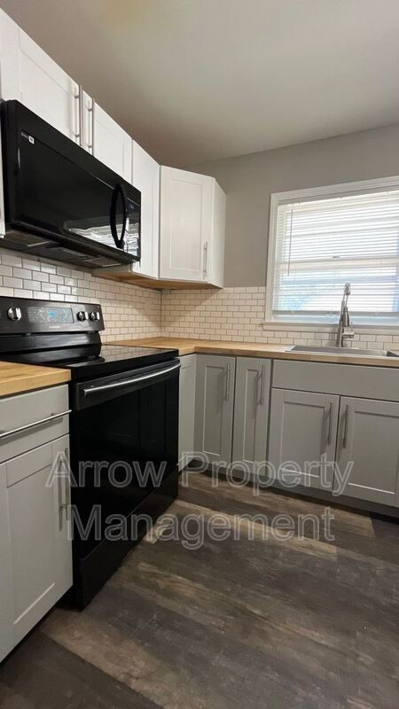 Photo - 4115 Adams St