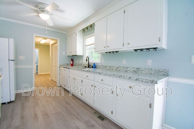 Photo - 1316 Middle Rd