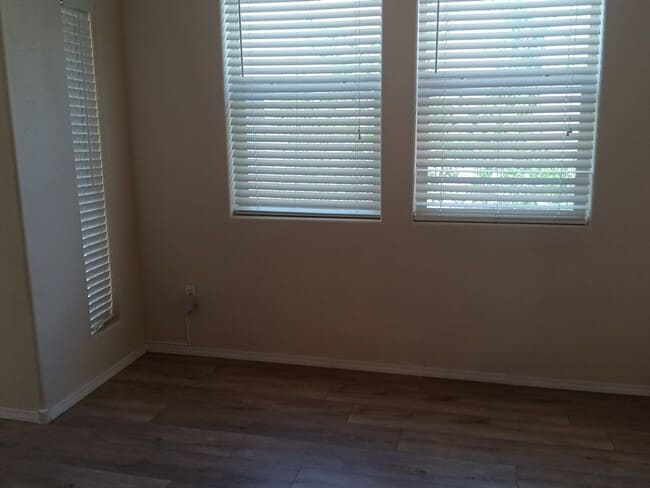 Photo - 3 Bedroom, 2 Bathroom Home! Schedule a Showing today!