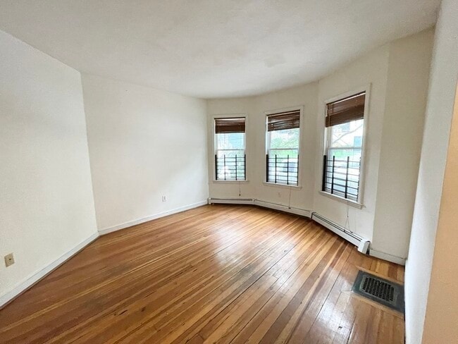 Photo - 7 Iroquois St Unit 1