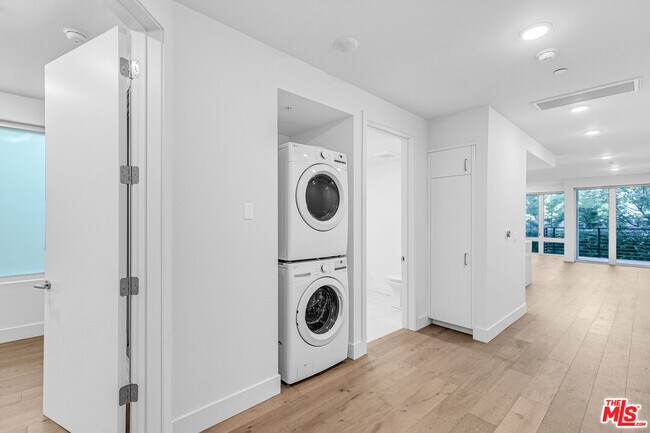 Photo - 2000 Beachwood Dr Unit 4