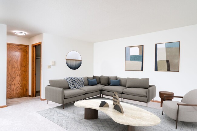 Photo - Rose Mall Apartments