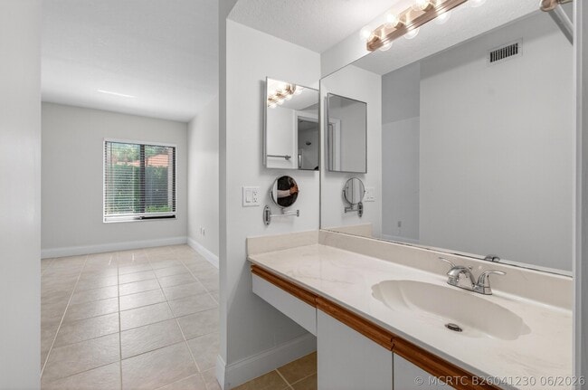 351 Club Cir Unit 101