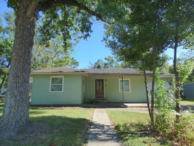 Photo - 7 W Eads Ave