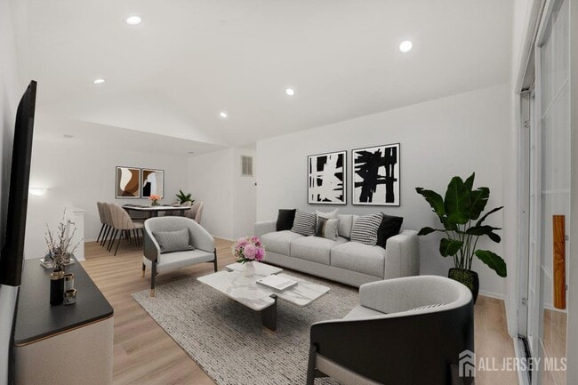 Photo - 606 Cypress Ln