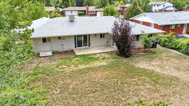 Photo - Charming and Renovated 4 Bedroom 2 Bathroo...