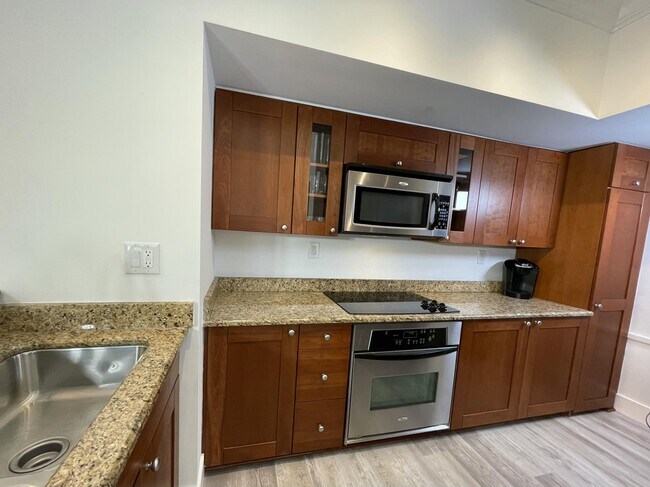 Photo - 415 NW Flagler Ave Unit 402