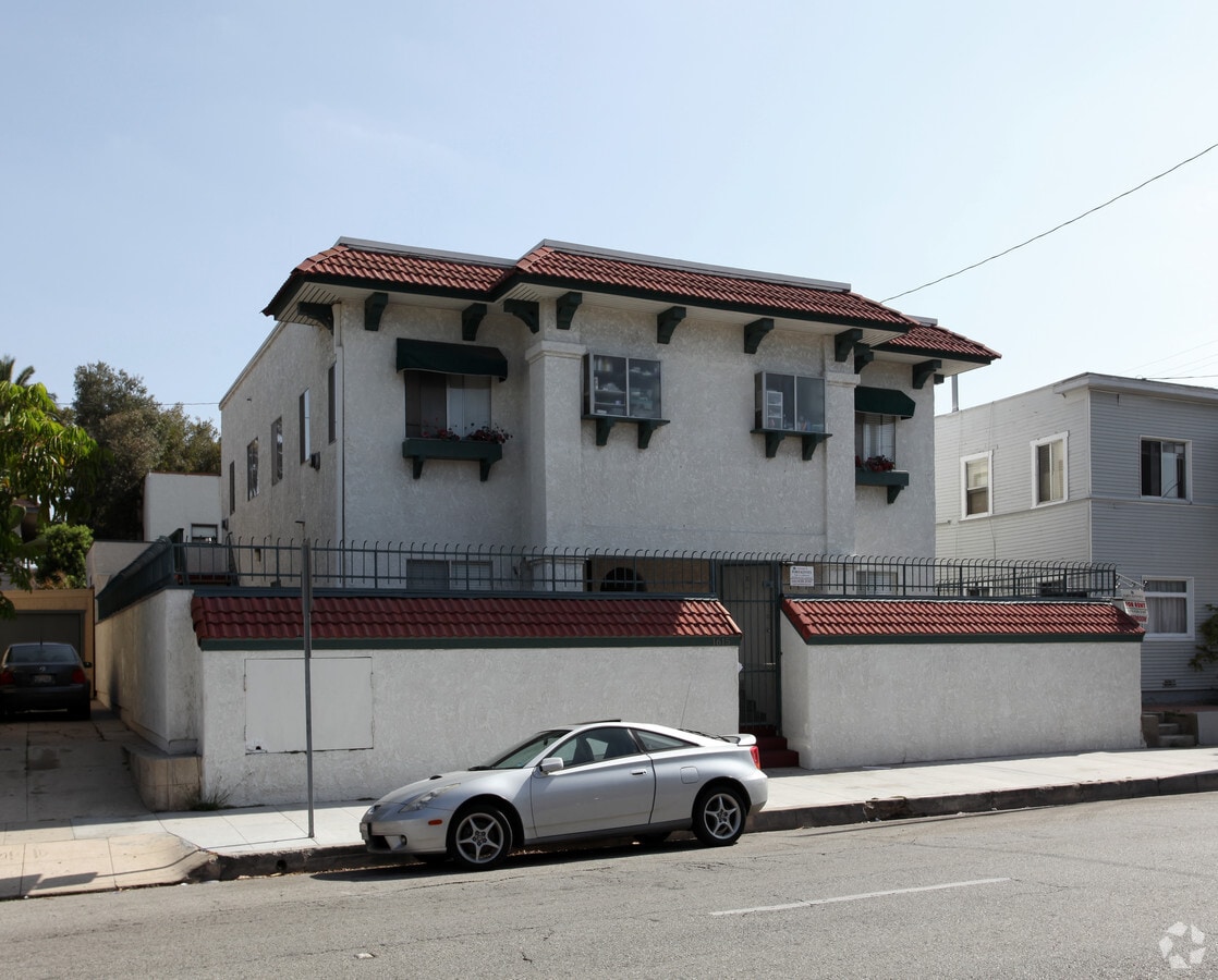 Photo - 1615 E Broadway