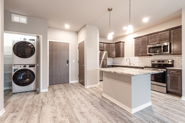 1BR, 1BA