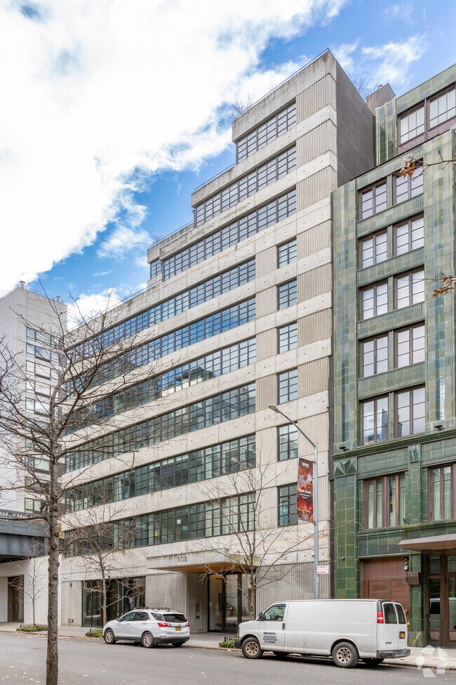 Photo - 508 W 24th St