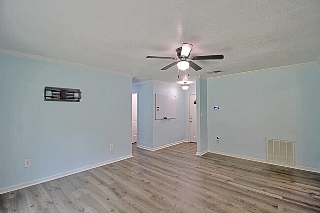 Photo - 1062 Kelly Dr