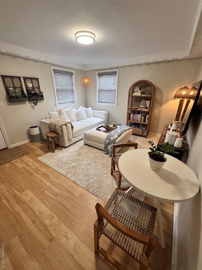 Photo - 655 E Walnut St Unit 1st fl