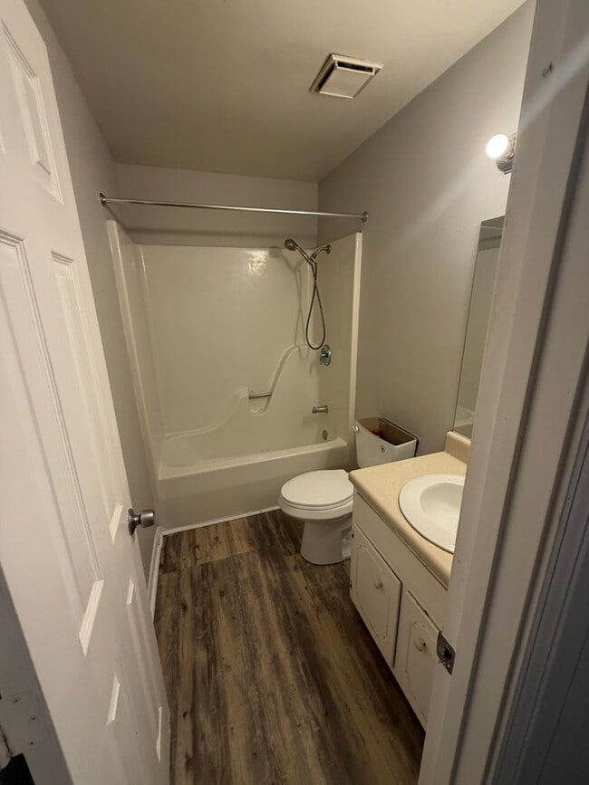 Photo - 707 Meadowbrook St Unit B