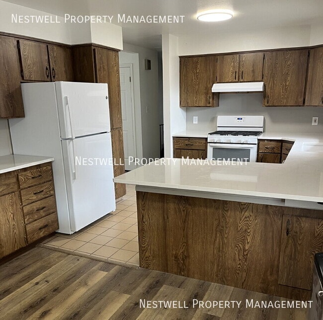 Photo - 893 W 1500 N St