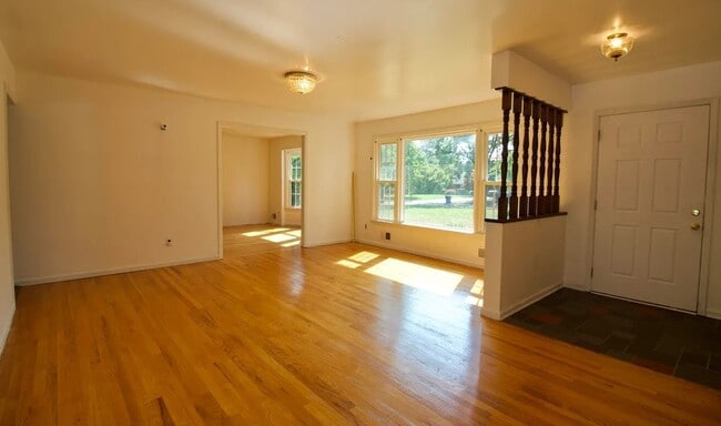 Photo - 32 Meadowbrook Ln