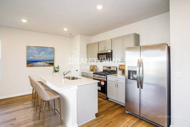 Photo - 554 Torrey Pines Ln