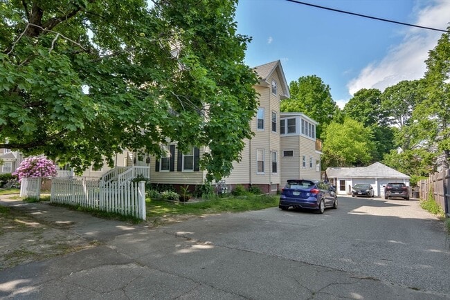 Photo - 80 Lincoln Ave Unit 2