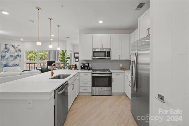 Photo - 3630 N Davidson St Unit 3313