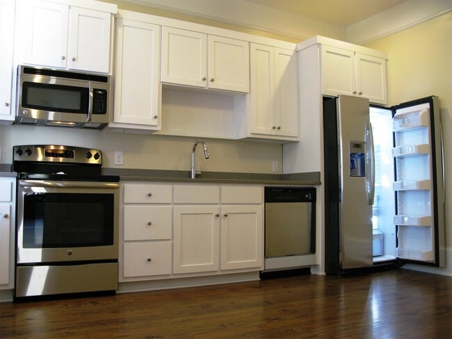 Photo - 785 Boulevard