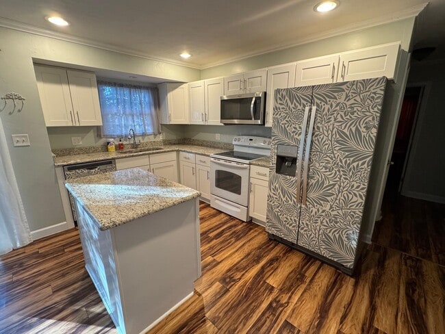 Photo - 1100 Victory Garden Dr