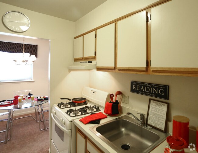 Photo - Mount Penn Manor Apartments