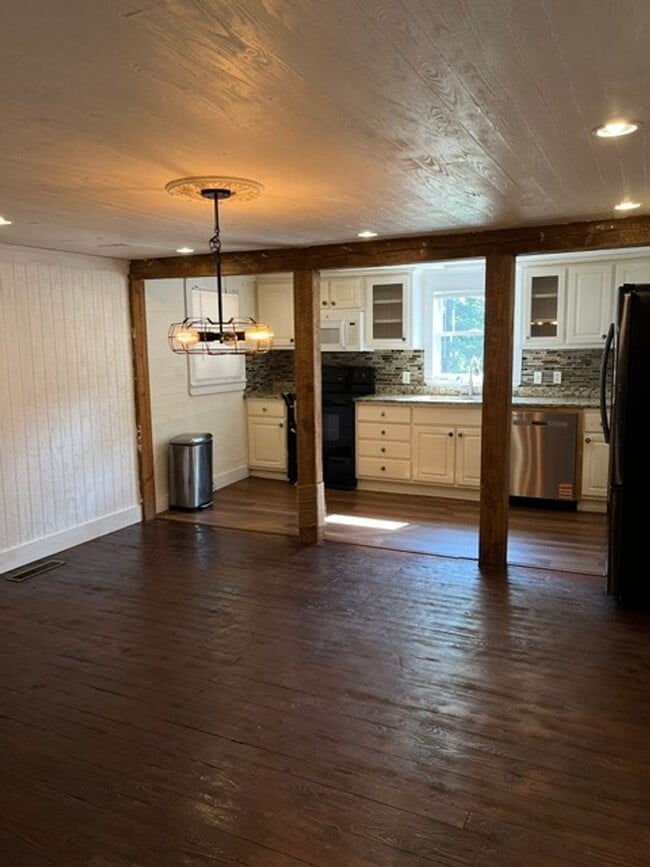 Photo - 3639 White Sulphur Rd