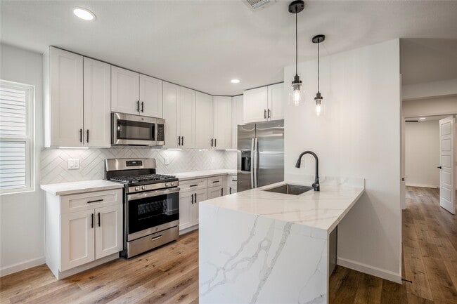 Photo - 3923 Alsace St