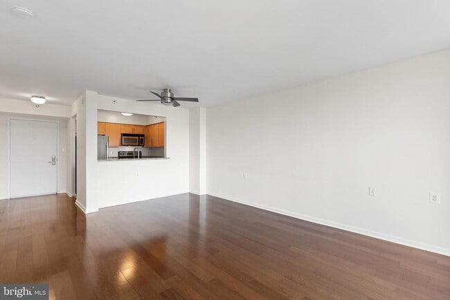 Photo - 10101 Grosvenor Pl Unidad 211