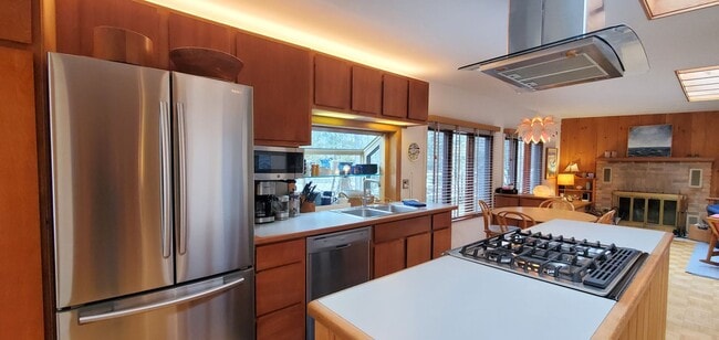 Photo - 2 Bedroom Extended Stay in Williamsburg with Low Off-Season Rates!