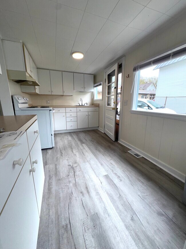 Photo - 567 N Walnut St Unit 1