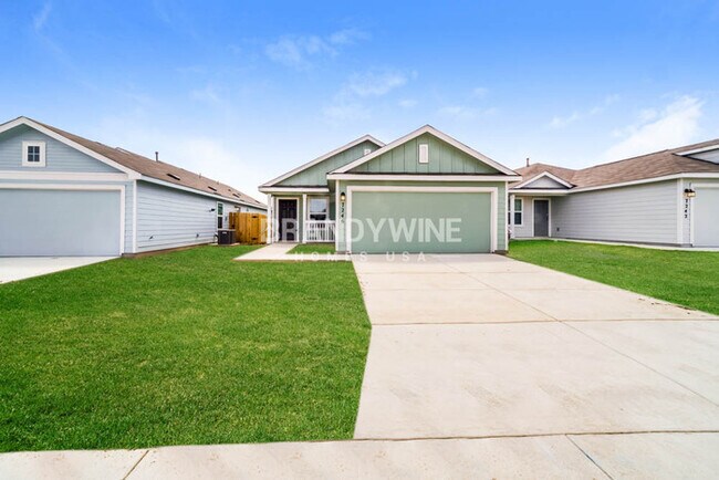 Photo - 1 MONTH FREE! $5 APP FEES!!