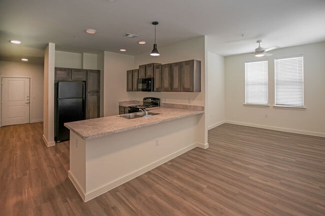 Photo - Loma Vista Lofts