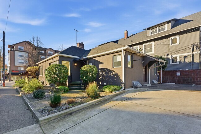 Photo - 1611 NE 16th Ave