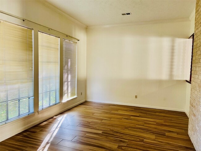 Photo - 14734 Charlmont Dr