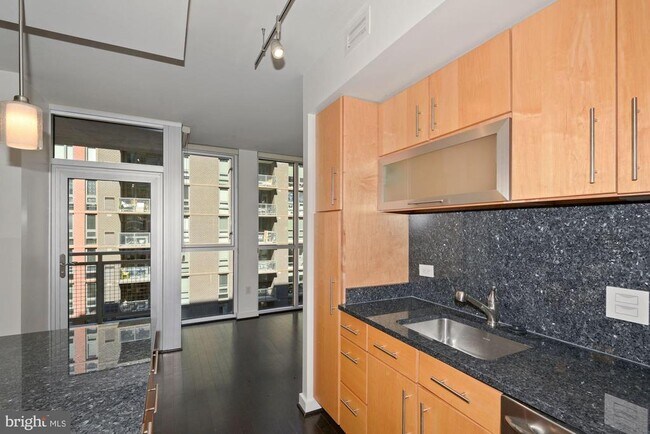 Photo - 1025 1st St SE Unit 804
